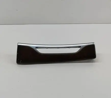 Dashboard glove box trim