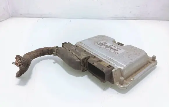 Volkswagen Golf IV Engine control unit/module 038906012M 28SA4240 0281001979