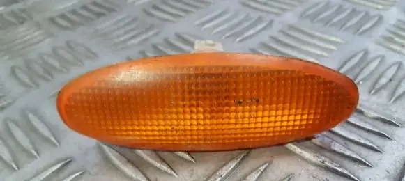 Ford Mondeo MK II Front fender indicator light 95GG13K309AA