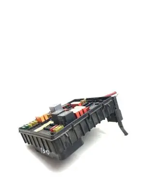 Volkswagen Golf V Fuse module 1K0937124H