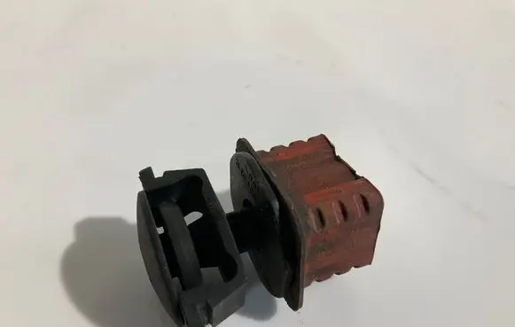 Mercedes-Benz E W211 Radiator mount bracket A2115040312