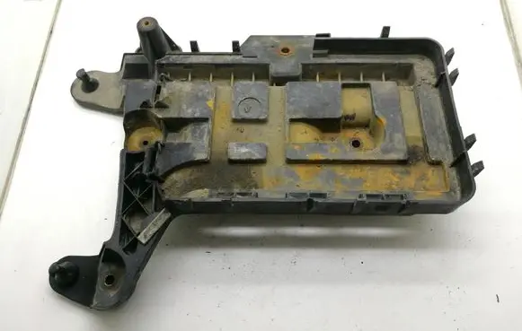 Audi A3 S3 8P Battery box tray 1K0915333B