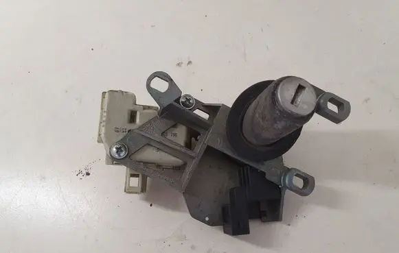 Seat Toledo II (1M) Tailgate exterior lock 1M5827297C