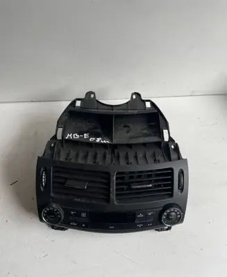 Mercedes-Benz E W212 Climate control unit 2118302390