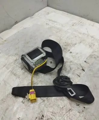 Volkswagen Golf V Front seatbelt 41643