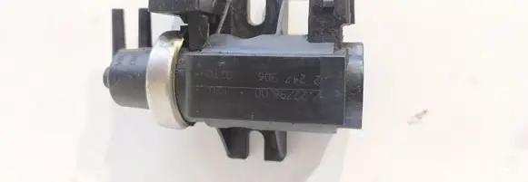 BMW 5 E39 Turbo solenoid valve 72279600