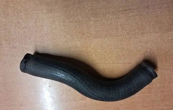 Mercedes-Benz S W126 Engine coolant pipe/hose 1265012082
