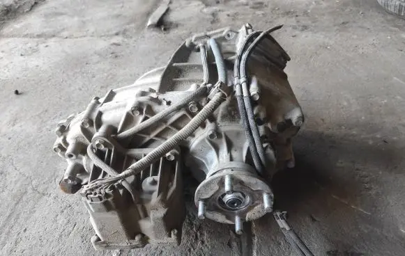 Toyota Land Cruiser (J150) Gearbox transfer box case 