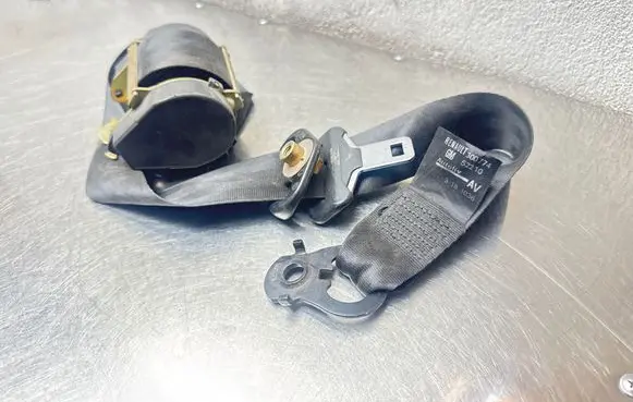Nissan Primastar Front seatbelt 300774 52210 13181036