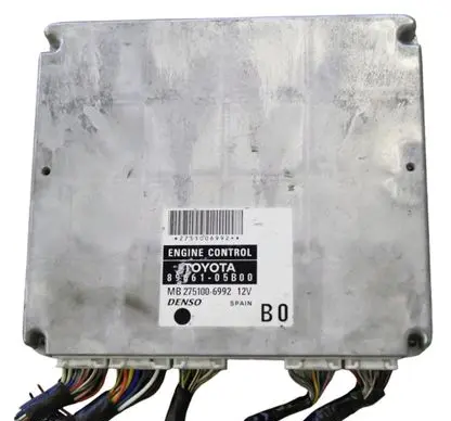 Toyota Avensis T220 Engine control unit/module MB275100