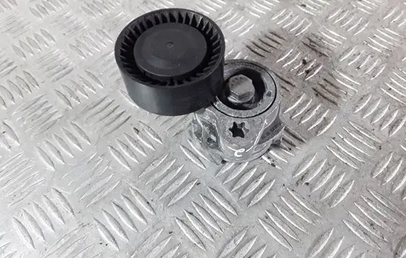 BMW X6 M Generator/alternator belt tensioner 7549873