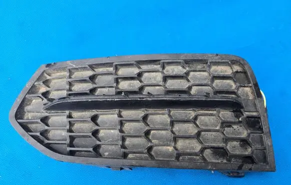 BMW 2 F22 F23 Front bumper lower grill 8056856