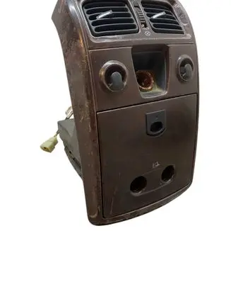 Rear air vent grill