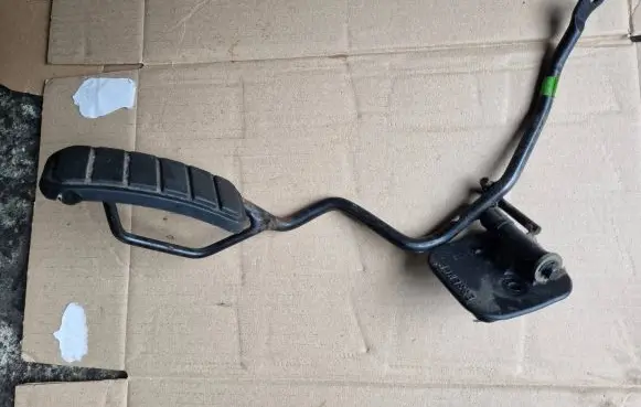Renault Espace II Pedal assembly 7B592710