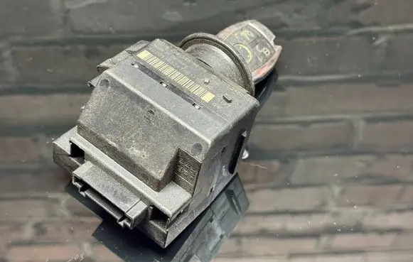 Mercedes-Benz CLK A209 C209 Ignition lock A2095453808 3300248002 9020510521706115