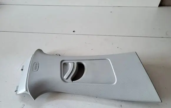 Skoda Octavia Mk3 (5E) Seat belt trim 5E0867244