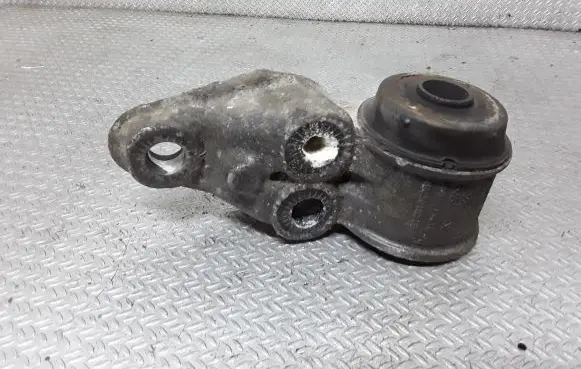 Volkswagen PASSAT B5.5 Rear axle beam mounts housing 4B0501522E 8E0501522H