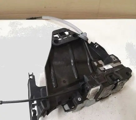 Volvo V40 Front door lock 31391824