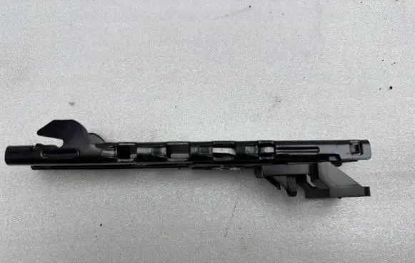Volkswagen Tiguan Seat belt height adjuster 4M0857819