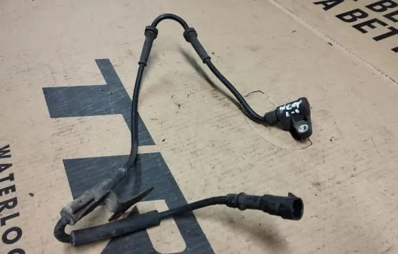 Chrysler Neon II ABS brake wheel speed sensor 4509385