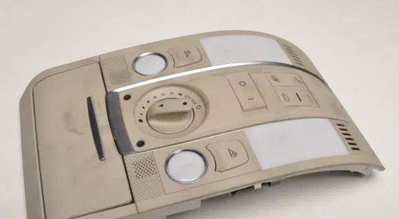 Audi Q7 4L Headlining lighting console trim 4L0947135P