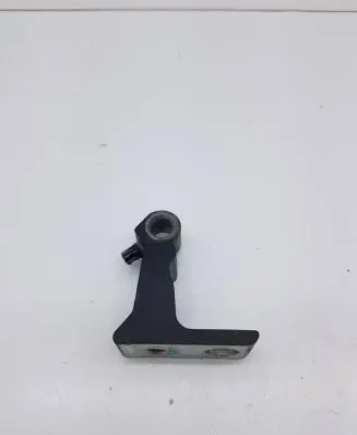 Volkswagen Tiguan Front door upper hinge 5N0831403E A046574