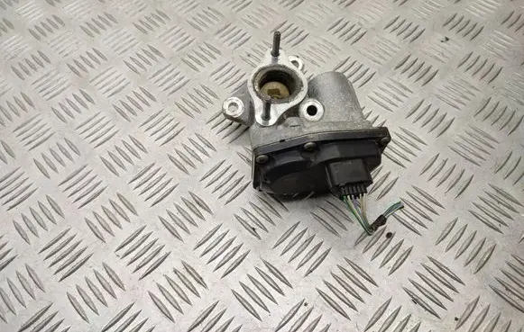 Renault Clio IV EGR valve 147103371R