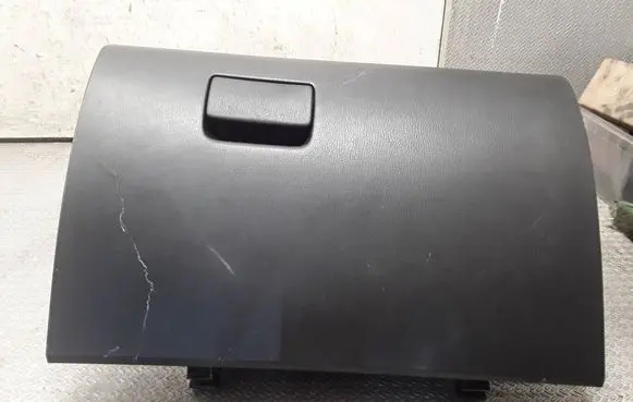 Mazda 6 Glove box 