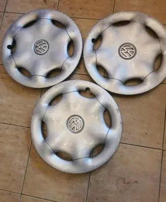 Volkswagen Sharan R15 wheel hub/cap/trim 7M0601147F 165002 95VW1130BB