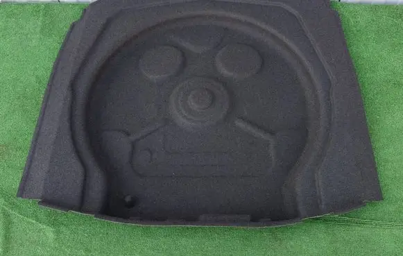 Volkswagen Tiguan Trunk/boot floor carpet liner 571863544