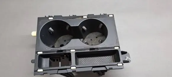 Cup holder front