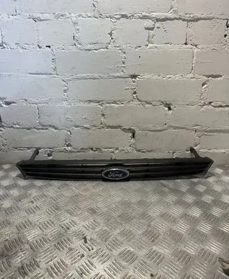 Ford Focus Front bumper upper radiator grill 98ab8200A