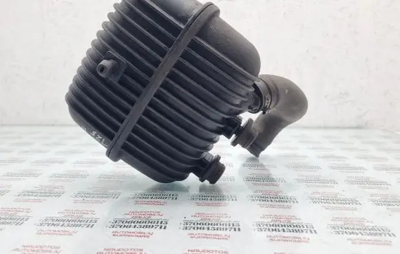 Vacuum air tank