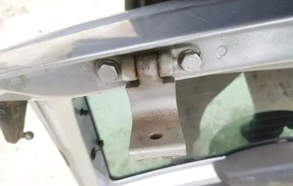 Skoda Praktik (5J8) Tailgate/trunk/boot hinge