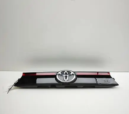 Toyota Yaris Cross Tailgate rear/tail lights 768010D760