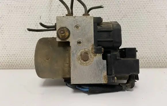 Nissan Almera N16 ABS Pump 476605M303 0265216733