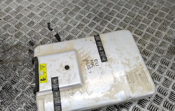 Tesla Model S Voltage converter inverter 101496304A