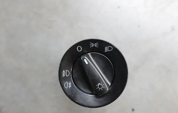 Volkswagen New Beetle Light switch 1C0941531A 04052031