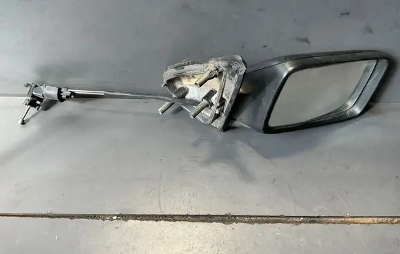 Volkswagen Golf III Front door electric wing mirror E10217384