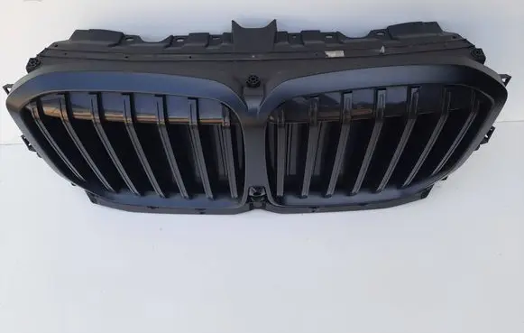 BMW X7 G07 Front bumper upper radiator grill 22677510 5113