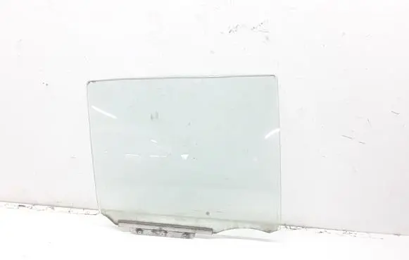 Toyota Yaris Rear door window glass 43R00122