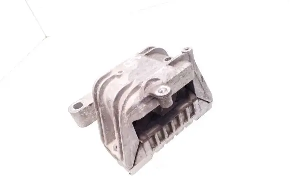 Volkswagen PASSAT B6 Engine mount bracket 1K0199262P