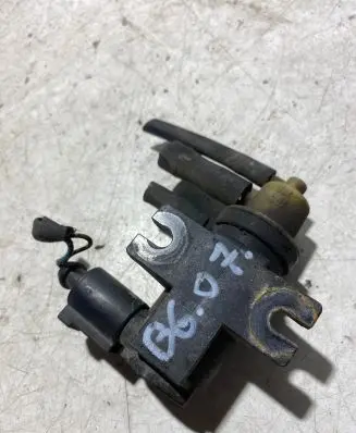 Volkswagen PASSAT B6 Vacuum valve 1K0906627A 70086800