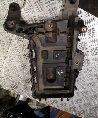 Volkswagen PASSAT B7 Battery tray 1K0915325A