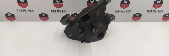 BMW 5 G30 G31 Engine mounting bracket 6861557 6861553