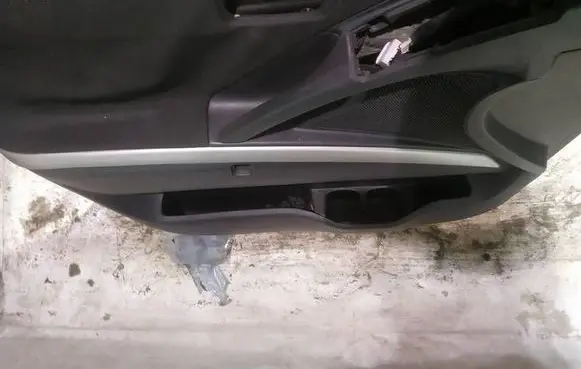 Toyota Corolla Verso AR10 Front door card panel trim
