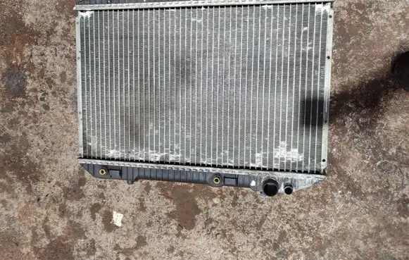 Mercedes-Benz 380 560SEC C126 Coolant radiator