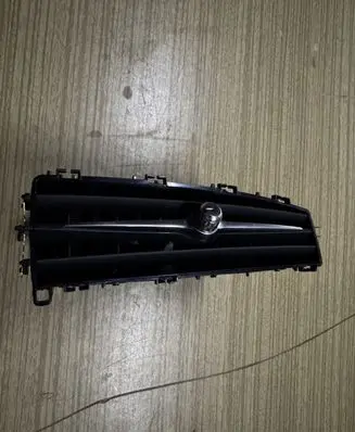 Volvo S60 Dash center air vent grill 31477275