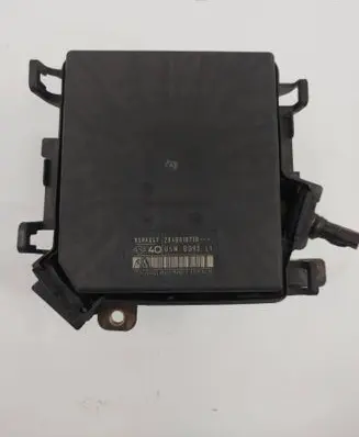 Renault Megane III Fuse module 284B61871R 9637378242 519339402