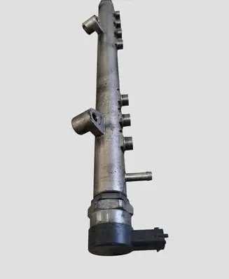Volvo V70 Fuel main line pipe 30777759 0445215025 31216313